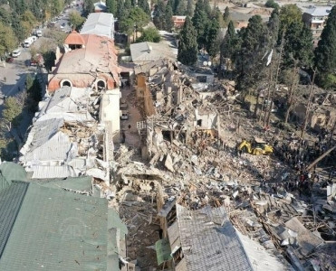 Gəncədə dağıntılar altından çıxarılanlardan biri futbolçudur