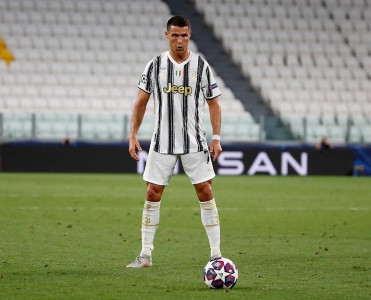 Ronaldo İtaliyaya təcili yardım maşını ilə getdi