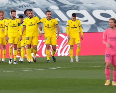 Real evdə, Barselona səfərdə uduzdu