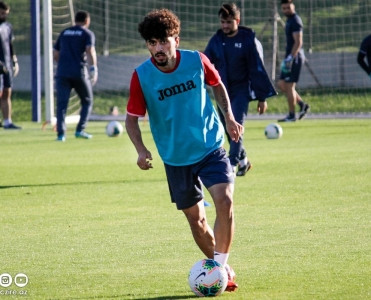 Doğma kəndimə getməyi çox istəyirəm