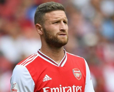 Mustafi Arsenal'dan ayrılır