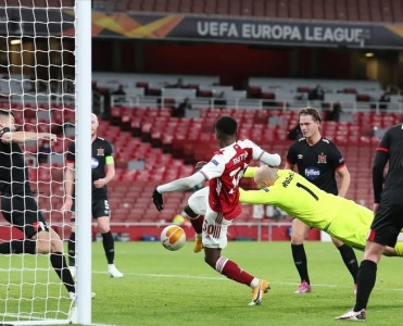 İlk dəfə bir klub oyun ərzində qaydanı pozmadı