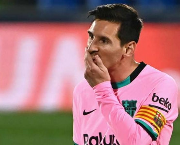 Messiyə maaşından imtina etmək təklif olunub