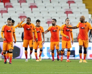 Qarabağ'ın rəqibi uduzdu