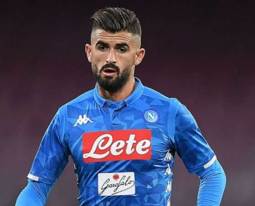 Napoli'nin daha bir futbolçusu koronavirusa yoluxdu