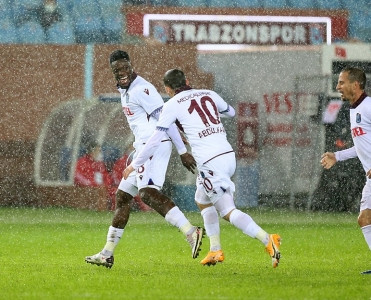 Liderdən inamlı qələbə