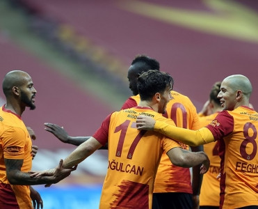 Qalatasaray'dan darmadağın