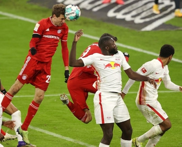 Borussiya səfərdə, Bavariya evdə xal itirdi