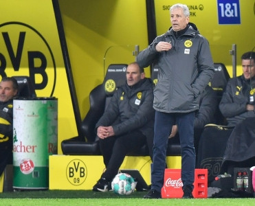 Borussiya Dortmund baş məşqçisini qovdu