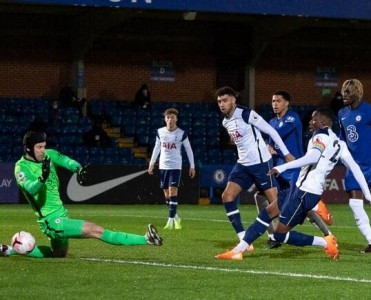 Çex meydanlara qayıtdı, 2 qol buraxdı