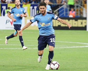 Rusiya klubu azərbaycanlı futbolçu ilə yollarını ayırdı