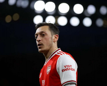 Özil Yuventus'la danışıqlar aparır