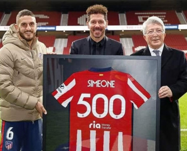 Simeone 500-ə çatdı