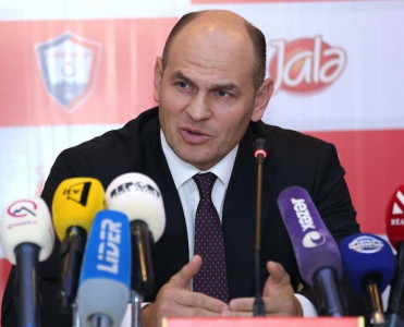 Hücumameylli futbolçu axtarırıq - Fariz Nəcəfov