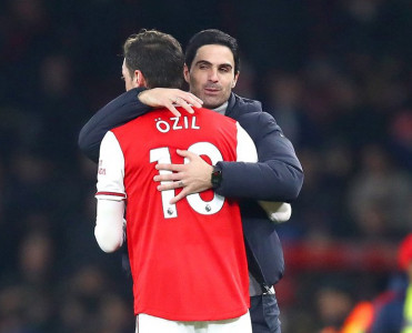 Vəziyyət istədiyimiz kimi olmasa, Özil qalacaq  - Arteta