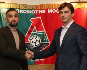 Aleksandr Səmədov yenidən Lokomotiv'də