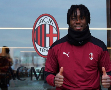 Milan yeni transferini açıqladı