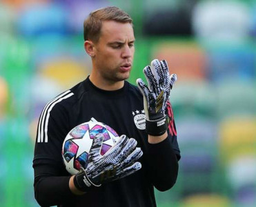 Noyer Kanın rekordunu təkrarladı