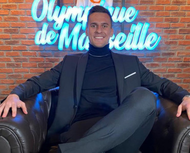 Napoli'dən Marsel'ə - Rəsmi