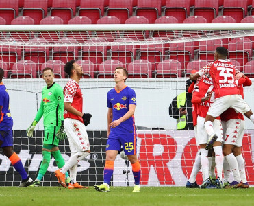 Bayer evdə, Leyptsiq səfərdə uduzdu