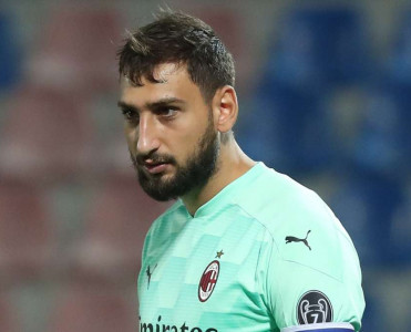 Milan Donnarumma ilə danışıqları dayandırdı