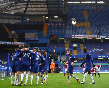 Çelsi və Liverpuldan qələbə, Tottenhem uduzdu