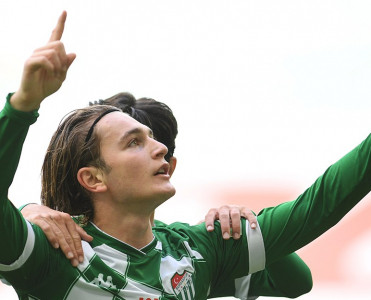 Bursaspor'dan Ayntraxt'a