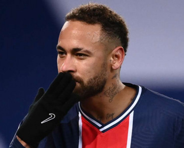 Neymar Premyer Liqaya keçmə ehtimalından danışdı