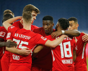 Borussiya uduzdu, Bayer"dən qələbə