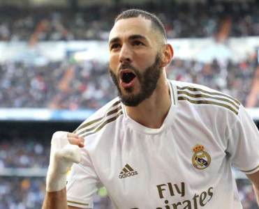 İbrahimoviçin yerinə Benzema