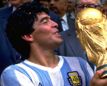 Maradona'nın ölümündə növbəti etiraf: pivəyə həblər atıblar