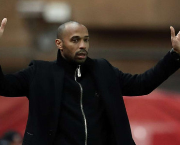 Anri İngiltərəyə qayıdır