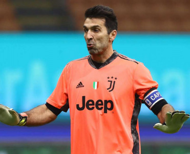 Buffon təhqirə görə cərimələndi