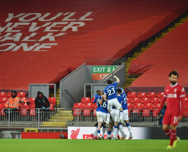 Liverpul yenə uduzdu, Çelsi'dən xal itkisi