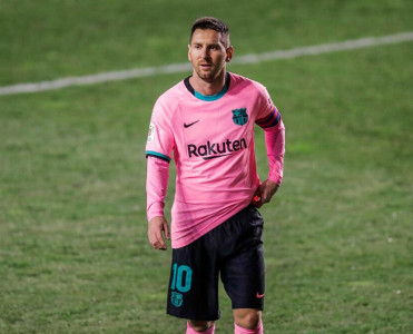 PSJ Messi və Alaba üçün danışıqlara başlayır