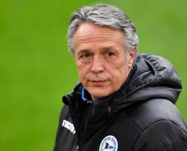 Bundesliqa klubu baş məşqçisini göndərdi