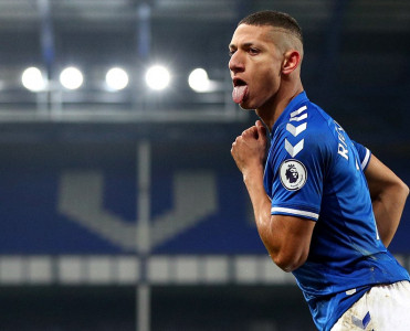 Everton'a 1 qol bəs etdi