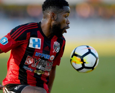 Zirə afrikalı futbolçu transfer etdi