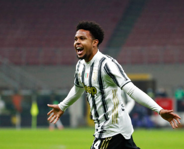 Yuventus onun transfer hüquqlarını aldı