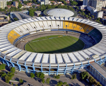 Məşhur stadiona Pelenin adı verilə bilər