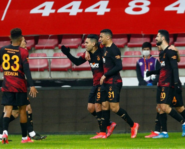Qalatasaray'dan darmadağın