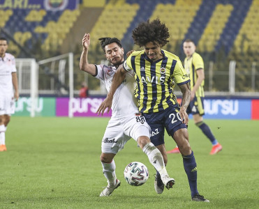 Fənərbaxça doğma meydanda uduzdu