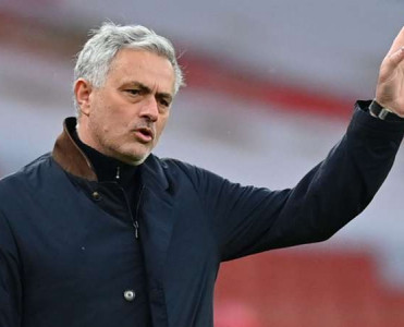 Joze Mourinyo antirekordunu təkrarladı