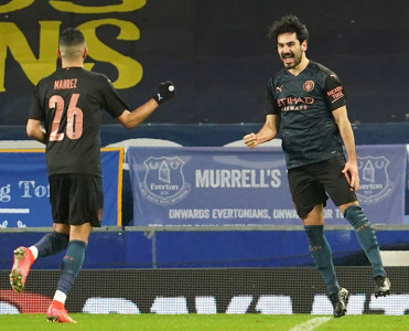 Mançester Siti 1/4 finalda