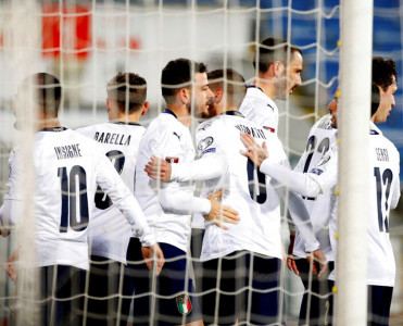 İspaniya, İngiltərə və Fransa səfərdə qələbə qazandı