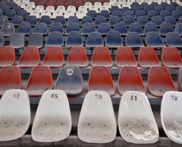 UEFA azarkeşlərlə bağlı məhdudiyyəti ləğv etdi