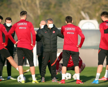 Türkiyə millisində koronavirusa yoluxanların sayı artdı