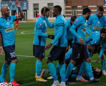 Səbail Zirə'ylə heç-heçə etdi