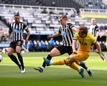 Tottenhem'dən heç-heçə, Mançester Yunayted'dən qələbə