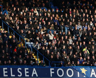 İngiltərədə azarkeşlərə icazə verildi